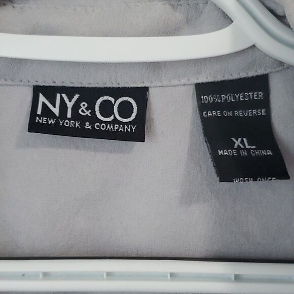 NY&CO womans gray blouse, size XL - Picture 2 of 3